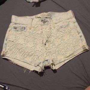 Abercrombie & Fitch flower denim shorts